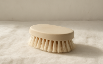 Comment enlever la poussière sur des chaussures en tissu ?